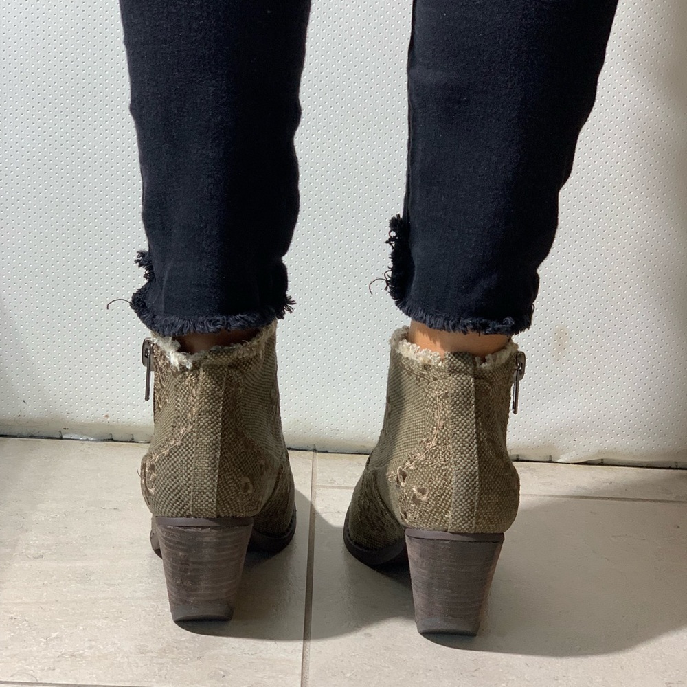 Embroidery Western Cowboy Booties - Picture 3 of 8